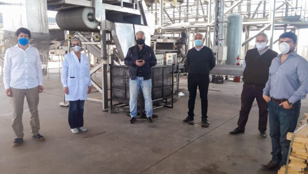 UNIR junto a la Unión Industrial de Tucumán donaron 20 mil litros de alcohol para colaborar con el sistema de salud de La Rioja