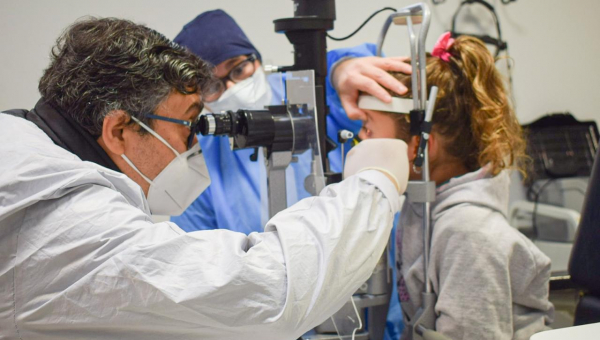 Salud garantiza la atención oftalmológica pediátrica en toda la provincia.