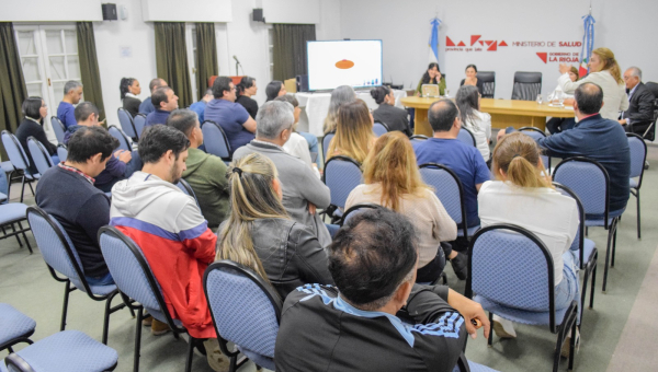 El Programa SUMAR avanza en La Rioja con más integración y fortalecimiento del sistema Se trata de una iniciativa que busca mejorar el acceso a la salud de la población sin cobertura formal. El ministro de Salud Juan Carlos Vergara estuvo presente en la r