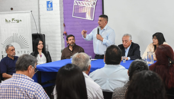 Ulapes fue escenario de la articulación política y territorial del Gobierno provincial El ministro de Salud, Juan Carlos Vergara, junto al intendente del Departamento General San Martín, Uriel Vargas, encabezaron una nueva edición del Encuentro Federal en